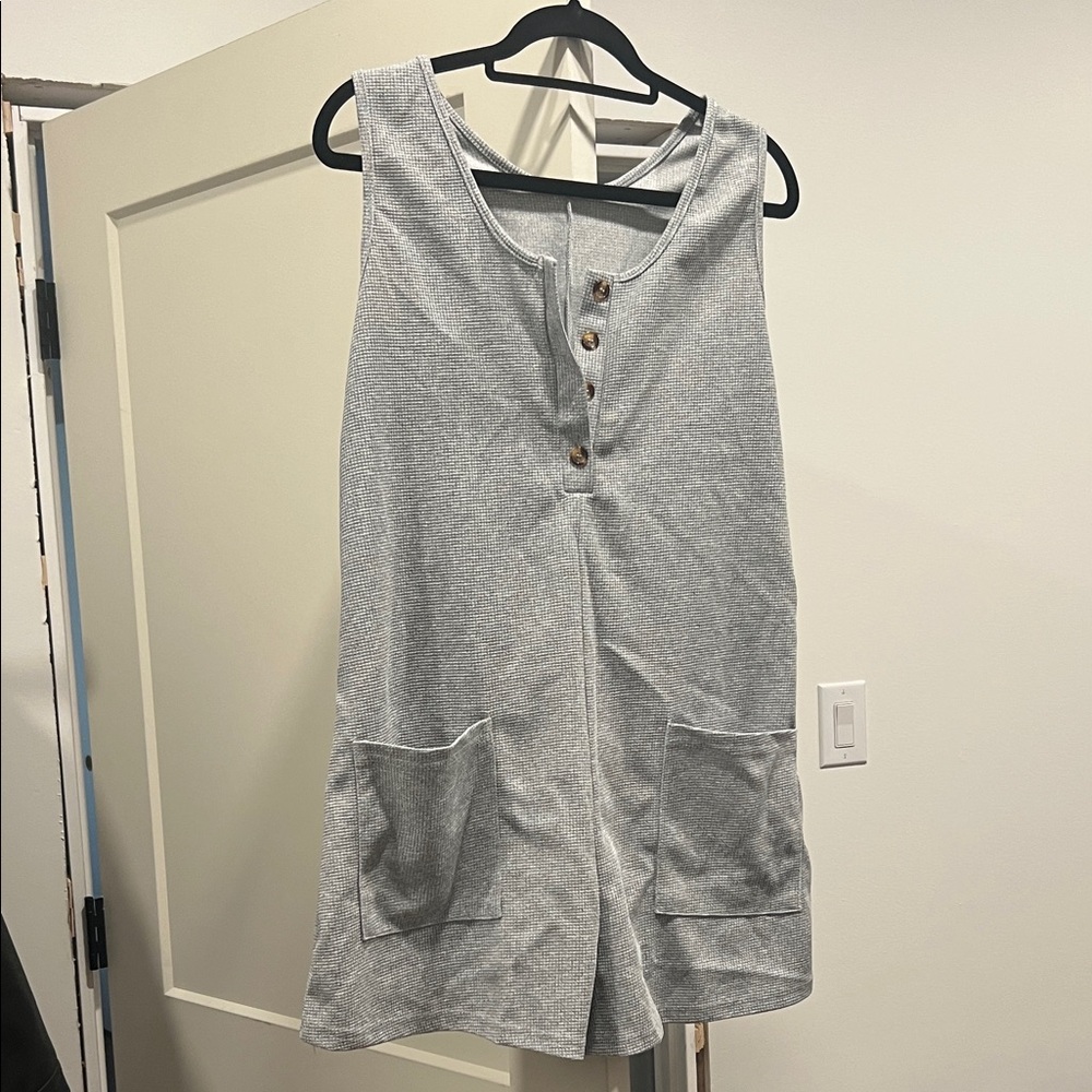 SHEIN Gray Sleeveless Buttoned Romper